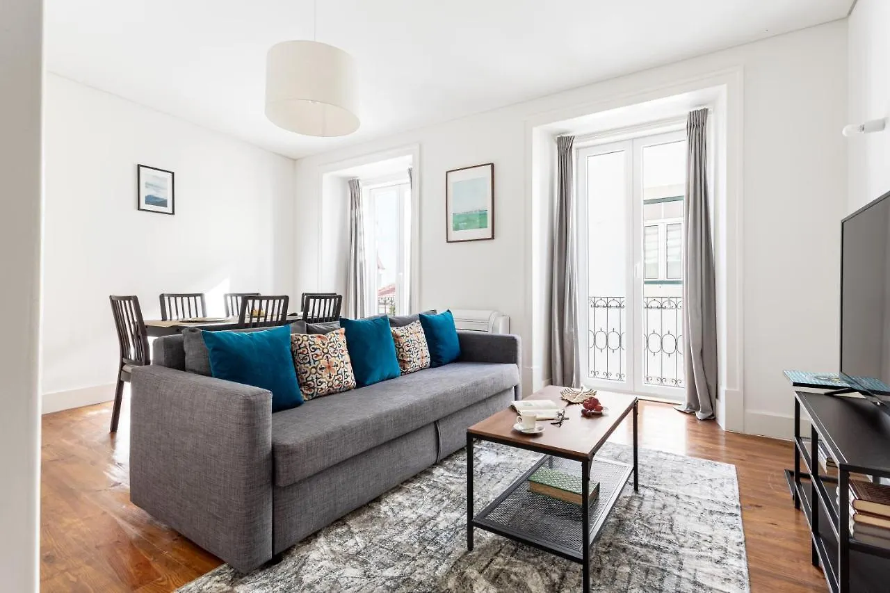 Altido Elegant Bica Apartment In Historical Centre Lisbona
